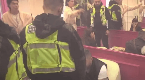 Obezbeđenje HITNO moralo da reaguje – Terza potpuno izgubio kontrolu zbog Mine, zapretio da će razvezati jezik: “Pričaću ja šta radiš sa Asminom”