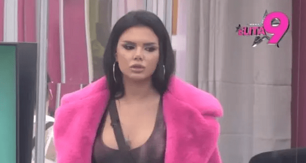 Odmah izbacili Anitu iz Bele kuće – šok potez usred noći, o ovome sada bruje svi (VIDEO)