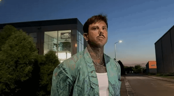 “Zveknuo bih mu jednu šamarčinu”: Filipov otac ne želi da prihvati Teodoru kao snajku, EVO šta misli o devojkama iz rijalitija