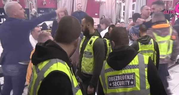 (VIDEO) Obezbeđenje morlao da ga guši: Milan Milošević vrištao “UPOMOOĆ”! Pogledajte stravične scene koje su sledile milione gledalaca