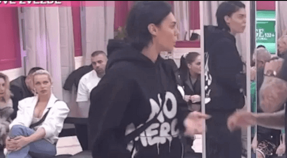 Dugo je ovakvu nismo videli – Mina Vrbaški van sebe, pala joj roletna i zaurlala iz petnih žila: “Uspeo je da me isprovocira, jako je kvaran”