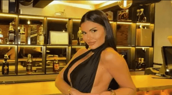 “Sad je našao neku babu od 50 godina i troši njene pare” Pevačica iznela intrigantne detalje o svom bivšem i agoniji koju je prošla