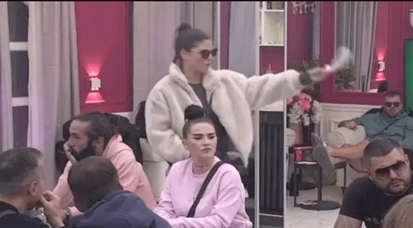 Boginja potkačila Kačavendu i Anitu pa očitala bukvicu ostalima: Jedan cimer reagovao ovako