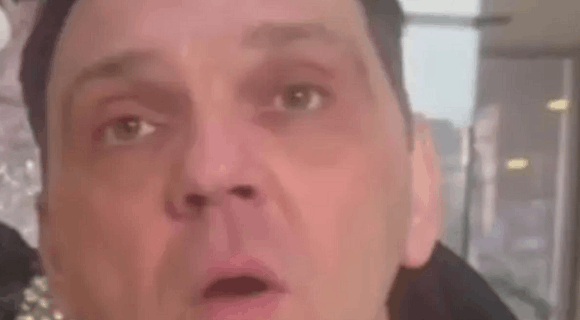 Oglasio se Kasper povodom skandala da je on lažni vrenik Milene Kačavende: Mina Kostić izgorela i uradila ovo