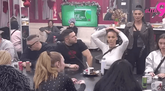 “Lep si, zgodan i neophodan”: Nova ljubavna “bomba” u Beloj kući, ona je rešila da uleti i svima pomrsi konce