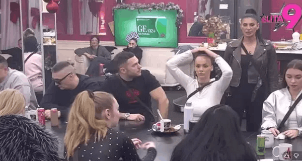 “Lep si, zgodan i neophodan”: Nova ljubavna “bomba” u Beloj kući, ona je rešila da uleti i svima pomrsi konce