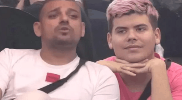 Bora Santana i Uroš razmenjivali nežnosti – Snimljen i njihov poljubac (VIDEO)