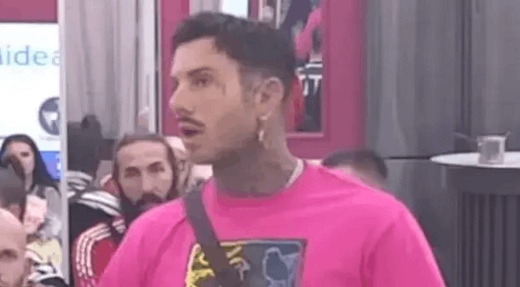 Neviđeni skandal – Filip Đukić napravio potez koji je zgrozio sve: Pokazao polni organ pred ukućanima, kamere zabeležile sve (VIDEO)