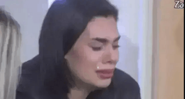 “Na USB-u se nalaze slike i prepiske” Anitina drugarica drži Minu u šaci – spremna da otkrije sve njene prljave tajne: “Ima mnogo afera…”