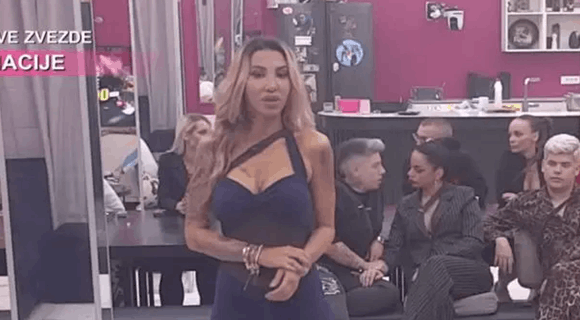 Cela Srbija joj se smeje: “Evolucija je plodan dan”, odvalila Aneli a onda krenula da se vadi i još dublje se ukanalila