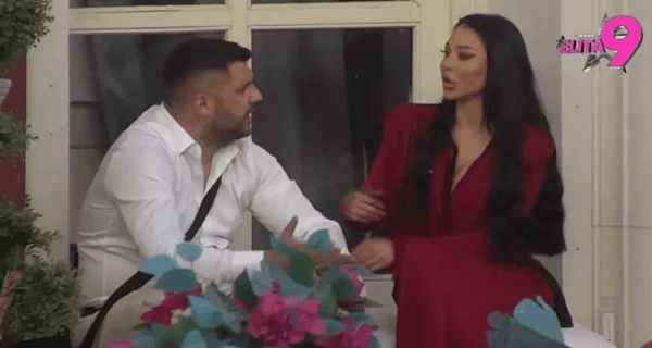 Usred bela dana: Maja i Asmin se zavukli ispod pokrivača i zatresli ga – njih dve sve gledale u neverici i sočno opisivale