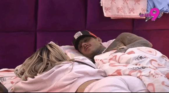 Aneli nikada jače pljunula na sebe: Završila sa Filipom u krevetu uprkos Đukićevoj vreloj akciji noćas sa Sandrom Todić