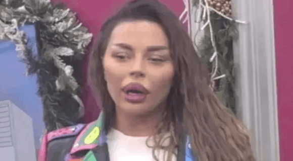 Isplivale fotografije Sofije Janićijević i 40 godina starijeg dementnog verenika: Oglasio se i ON – “Zbog novca i interesa…”