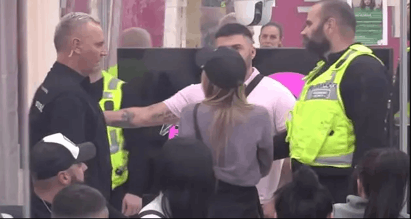 Obezbeđenje hitno uletelo u Belu kuću, napravili živi zid oko Aneli i Asmina – poludeo nakon tvrdnji da je dobio ozbiljnu infekciju od Maje