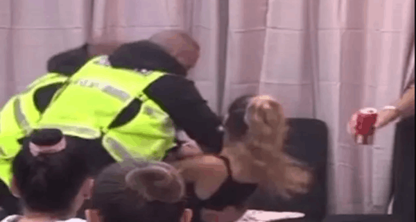 Produkcija sklonila kadar sa Aneli koja se bori sa obezbeđenjem: Krvnički počela da ih udara po glavi i telu (VIDEO)