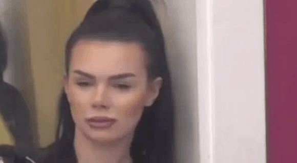 “Rekla je da neću da se krstim” – trudna Anita Stanojlović napadnuta nakon novog sramnog postupka u Eliti
