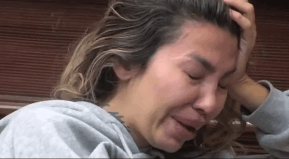 Necenzurisani snimak strave i užasa u “Eliti 9” Aneli Ahmić se zaletela glavom kroz staklo