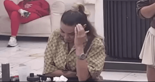 “Majkom ne mogu ni da je nazovem” Aneli na udaru zbog odnosa sa ćerkom, žestoko je napadaju u spoljnom svetu – Dete nije videla 3 godine, a ima 5