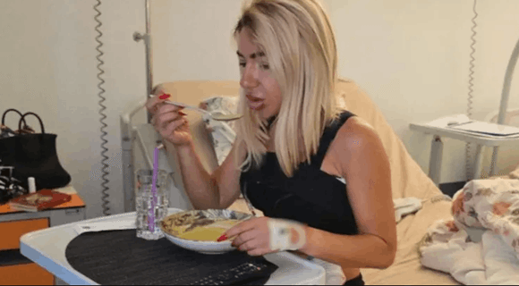 Prve fotografije nakon operacije: Jovana Jeremić uslikana sa posebnim medicinskim pomagalom