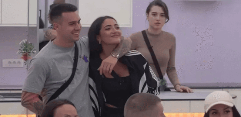 Matora raskrinkala Anđelinu prošlost! Otkrila da je bila intimna sa Matejom u rijalitiju, pa umešala Karića i još jednog muškarca